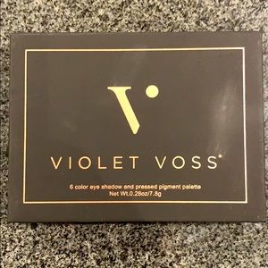Violet Voss Eye Shadow Palette